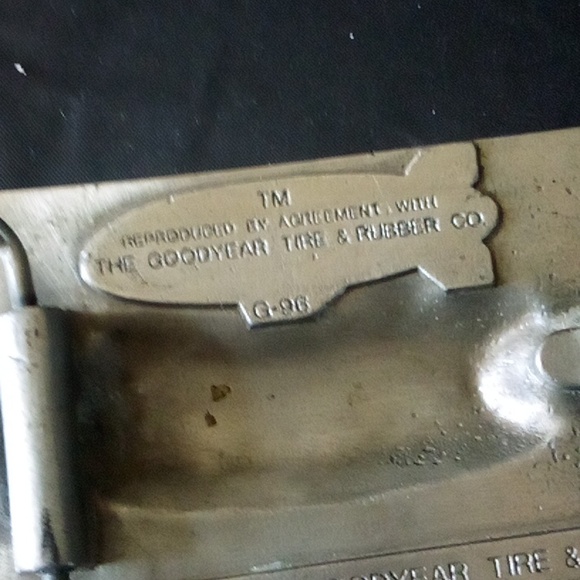 Goodyear blimp 1974 metal  belt buckle in very good condition - Picture 4 of 7